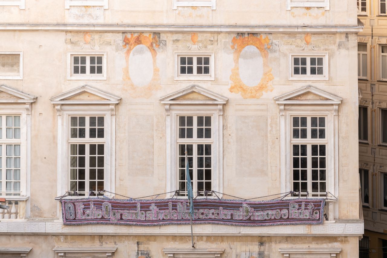 Jonida Xherri, O Italia, o grande stivale, non cacciarmi di nuovo a pedate, 2019. Foto Anna Positano | Studio Campo