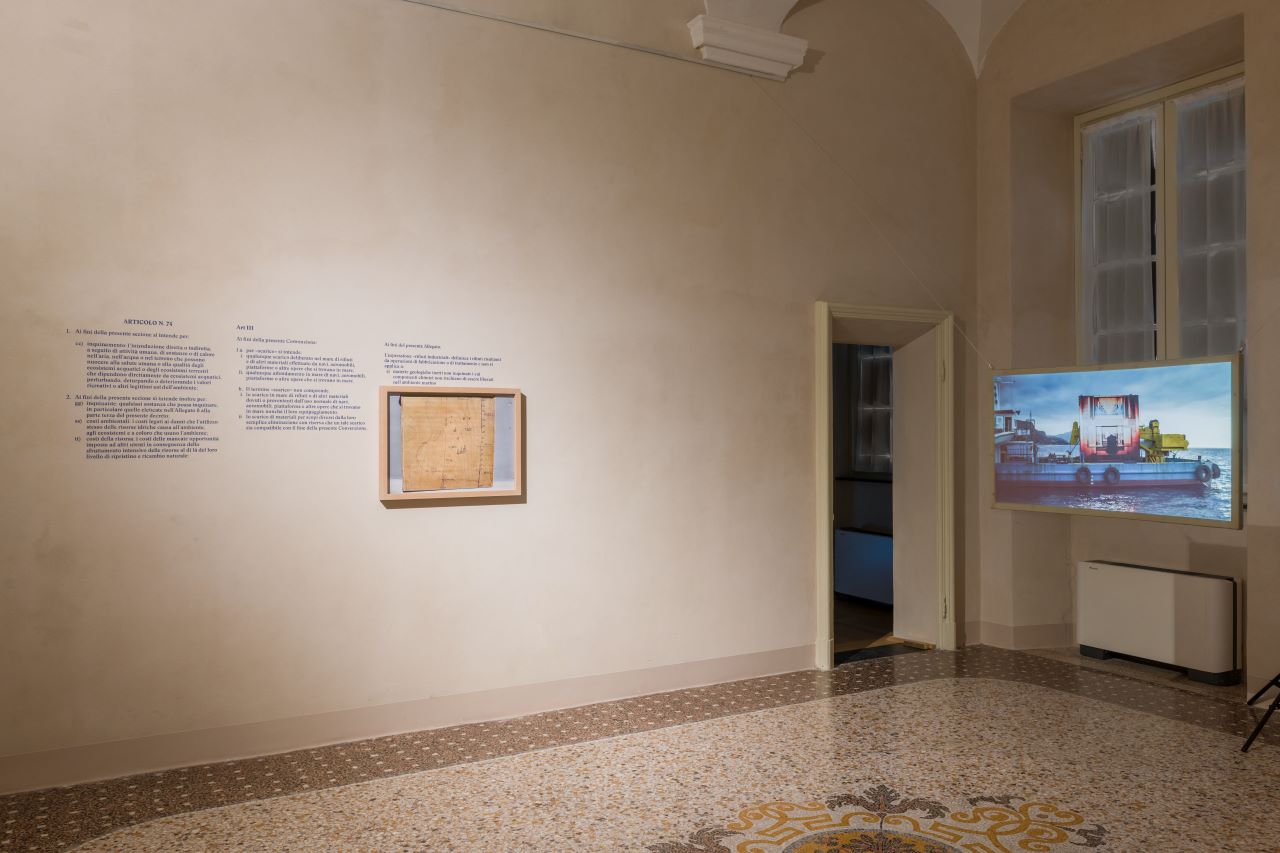 Rossella Biscotti, The Journey Migrant Map, 2016; MASBEDO, Resto, 2021. Foto Anna Positano | Studio Campo